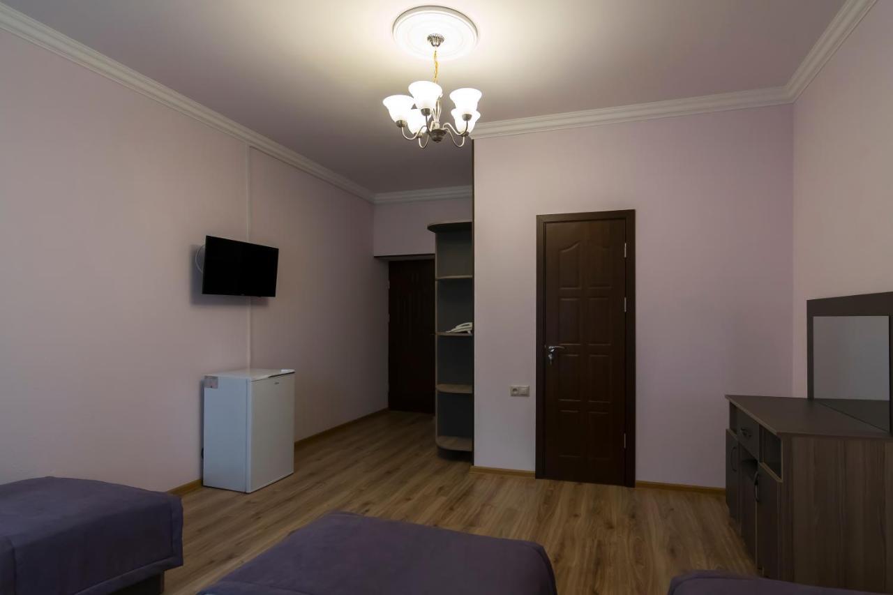 Afa Hotel & Guest House Γιερεβάν Εξωτερικό φωτογραφία