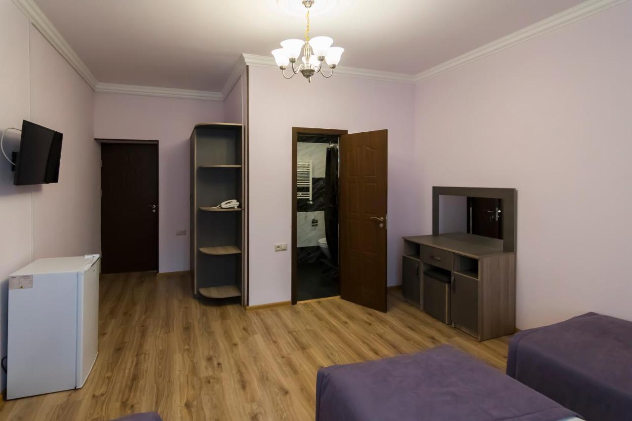 Afa Hotel & Guest House Γιερεβάν Εξωτερικό φωτογραφία