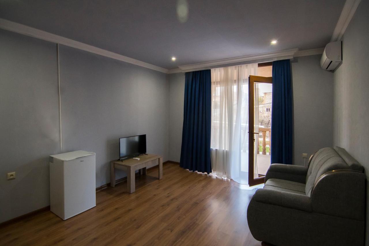 Afa Hotel & Guest House Γιερεβάν Εξωτερικό φωτογραφία